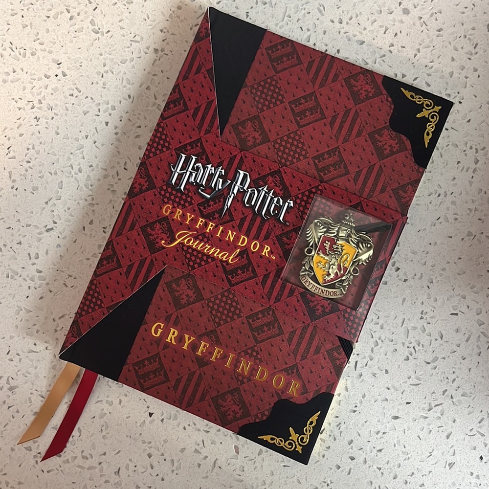 Harry Potter GRYFFINDOR Journal *NEW